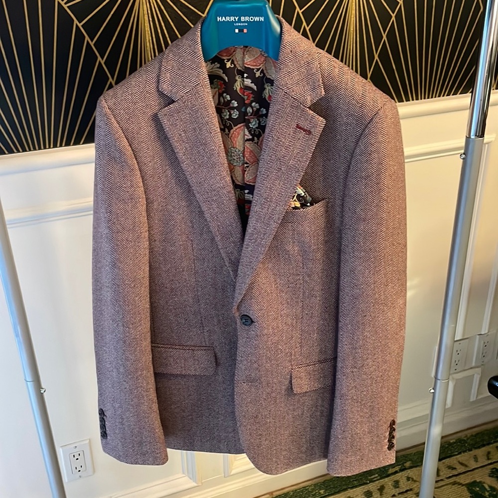 Harry Brown men’s slim fit tweed blazer with floral lining/detail